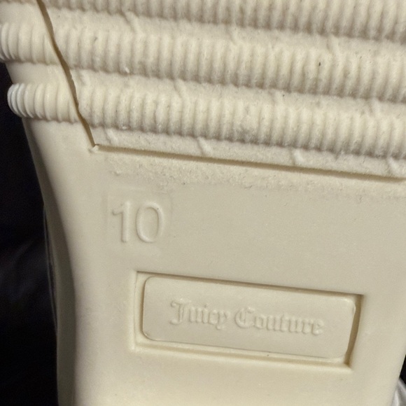 Juicy Couture Glitter Silver and Cream Winter Boots with lace at the front - Picture 9 of 13